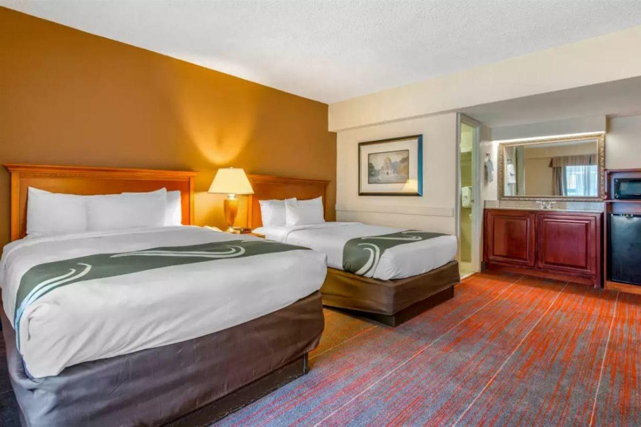 Quality Inn Savannah Historic District Экстерьер фото