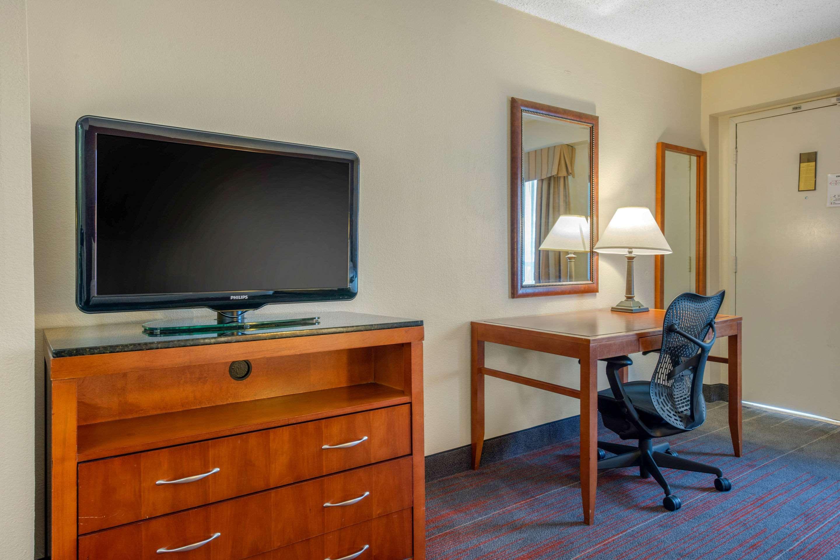 Quality Inn Savannah Historic District Экстерьер фото
