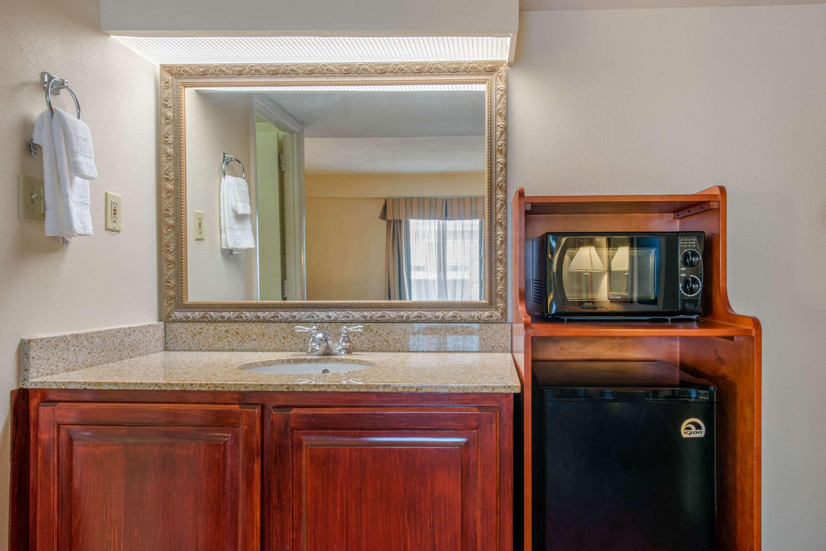Quality Inn Savannah Historic District Экстерьер фото