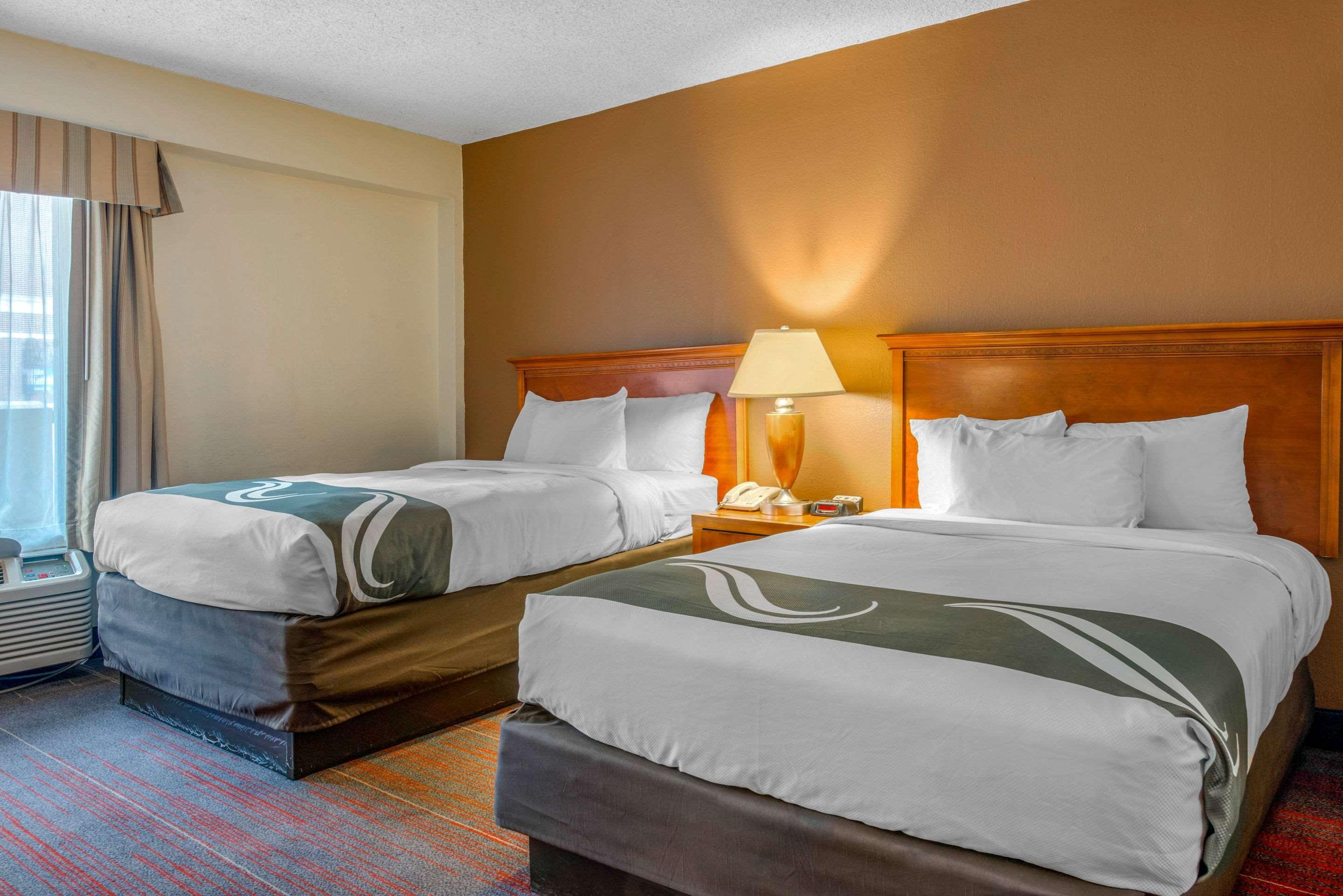 Quality Inn Savannah Historic District Экстерьер фото