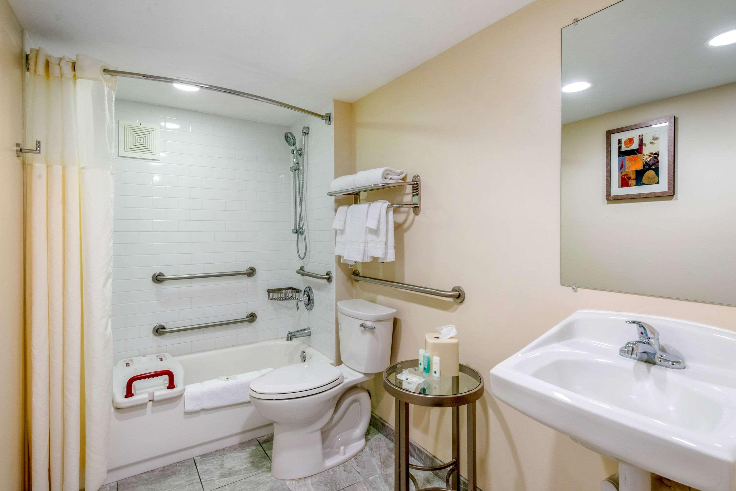 Quality Inn Savannah Historic District Экстерьер фото