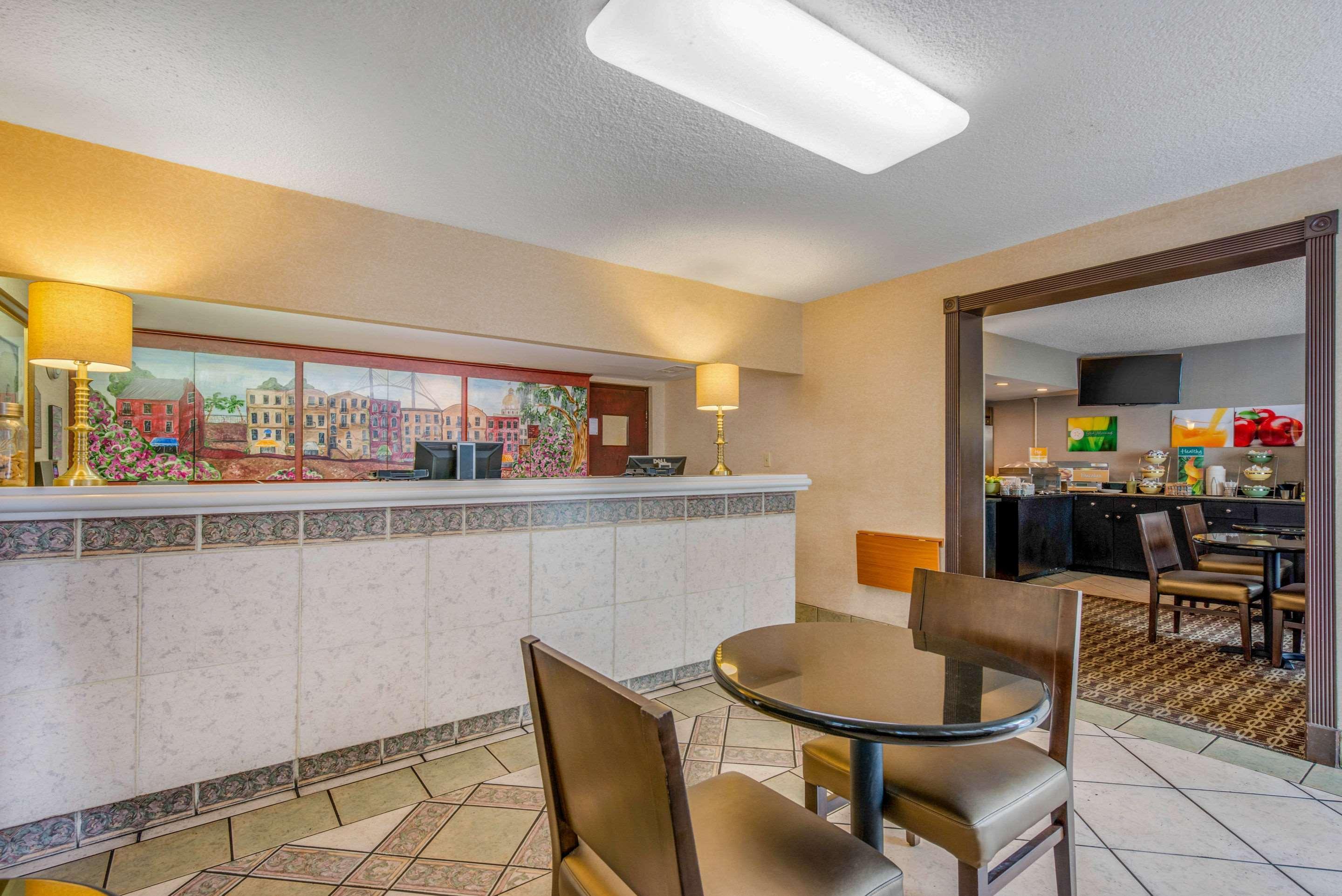 Quality Inn Savannah Historic District Экстерьер фото