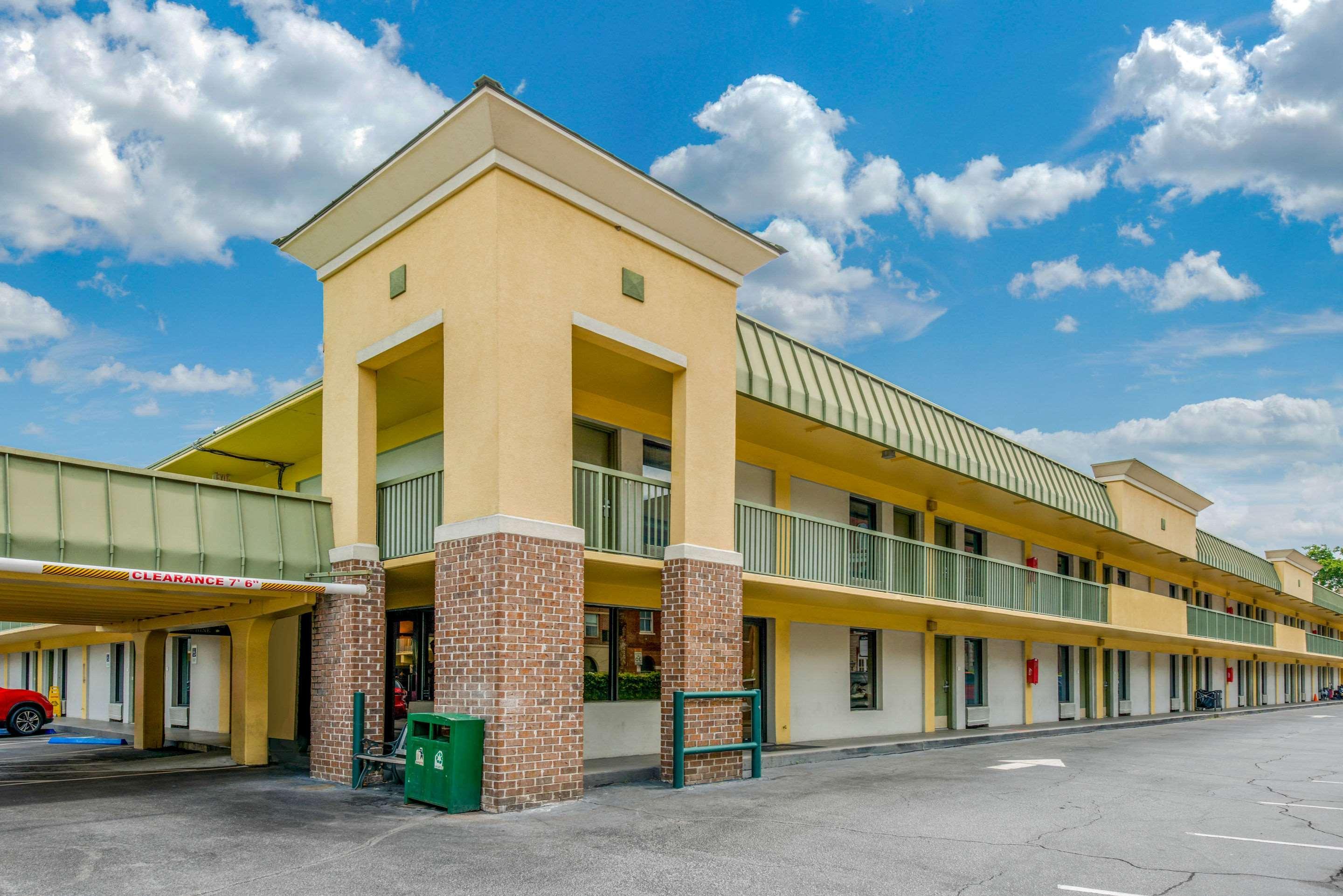 Quality Inn Savannah Historic District Экстерьер фото