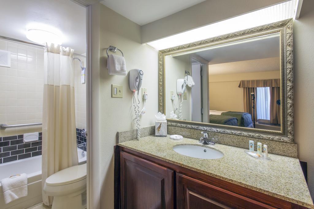 Quality Inn Savannah Historic District Экстерьер фото
