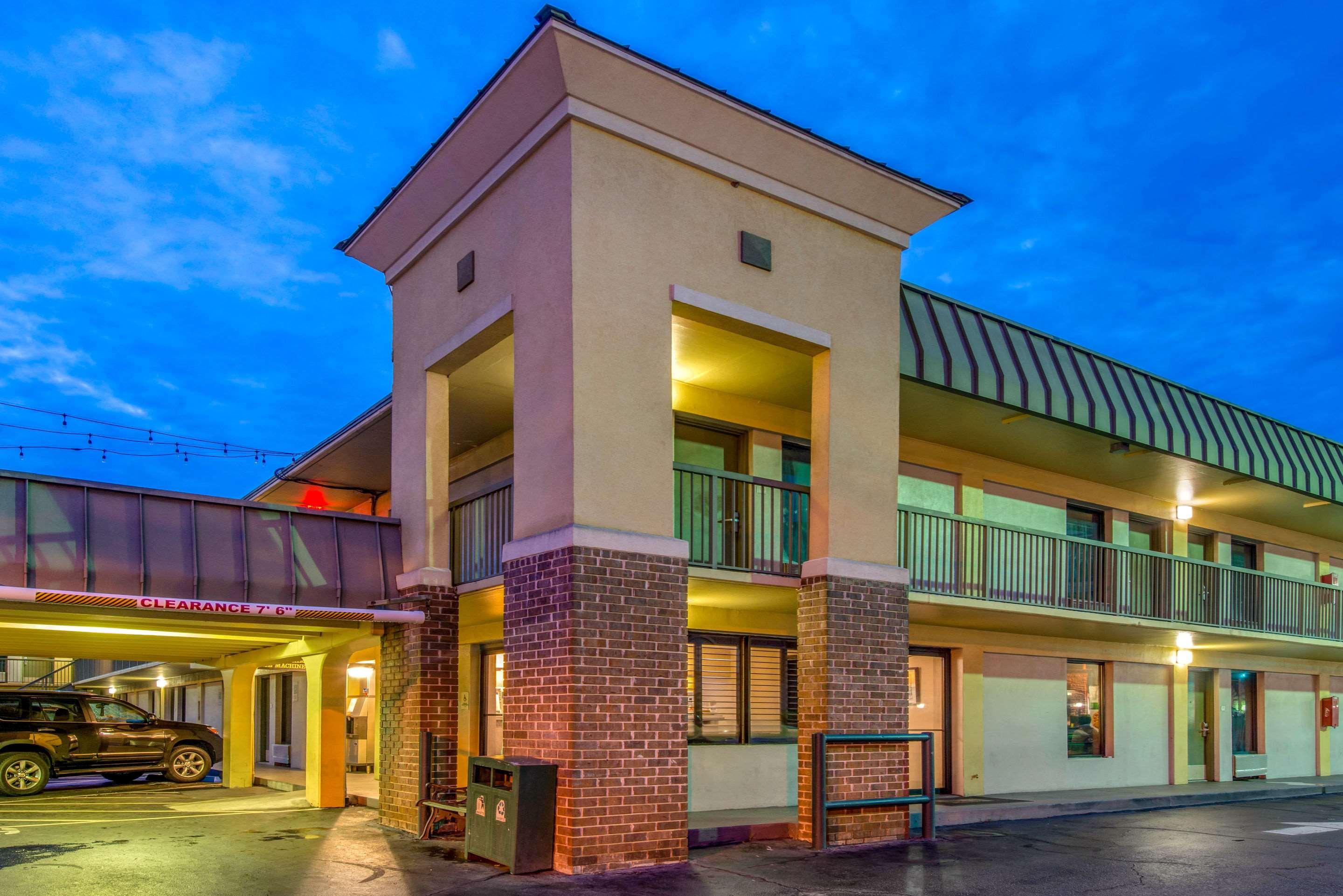Quality Inn Savannah Historic District Экстерьер фото