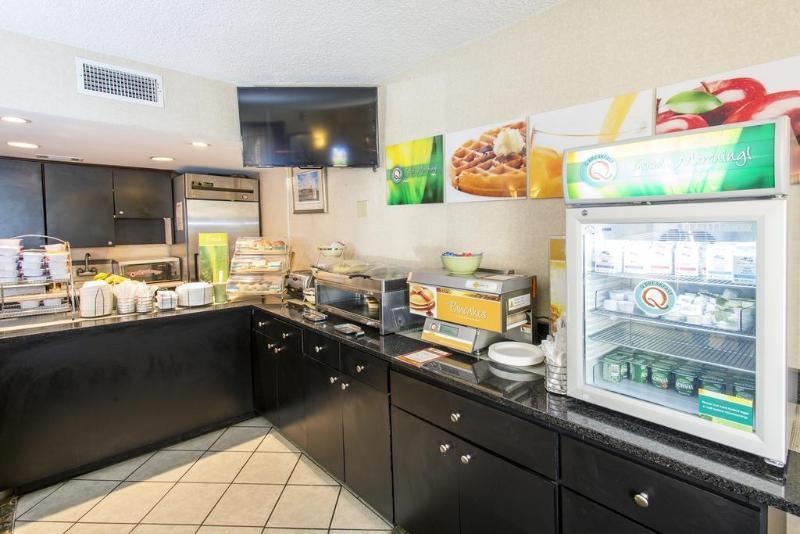 Quality Inn Savannah Historic District Экстерьер фото